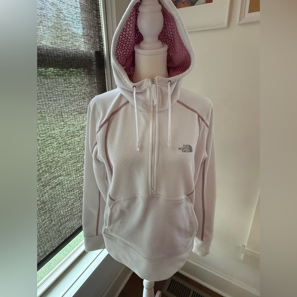 The North Face White & Pink Half-Zip Hooded Fleece Pullover